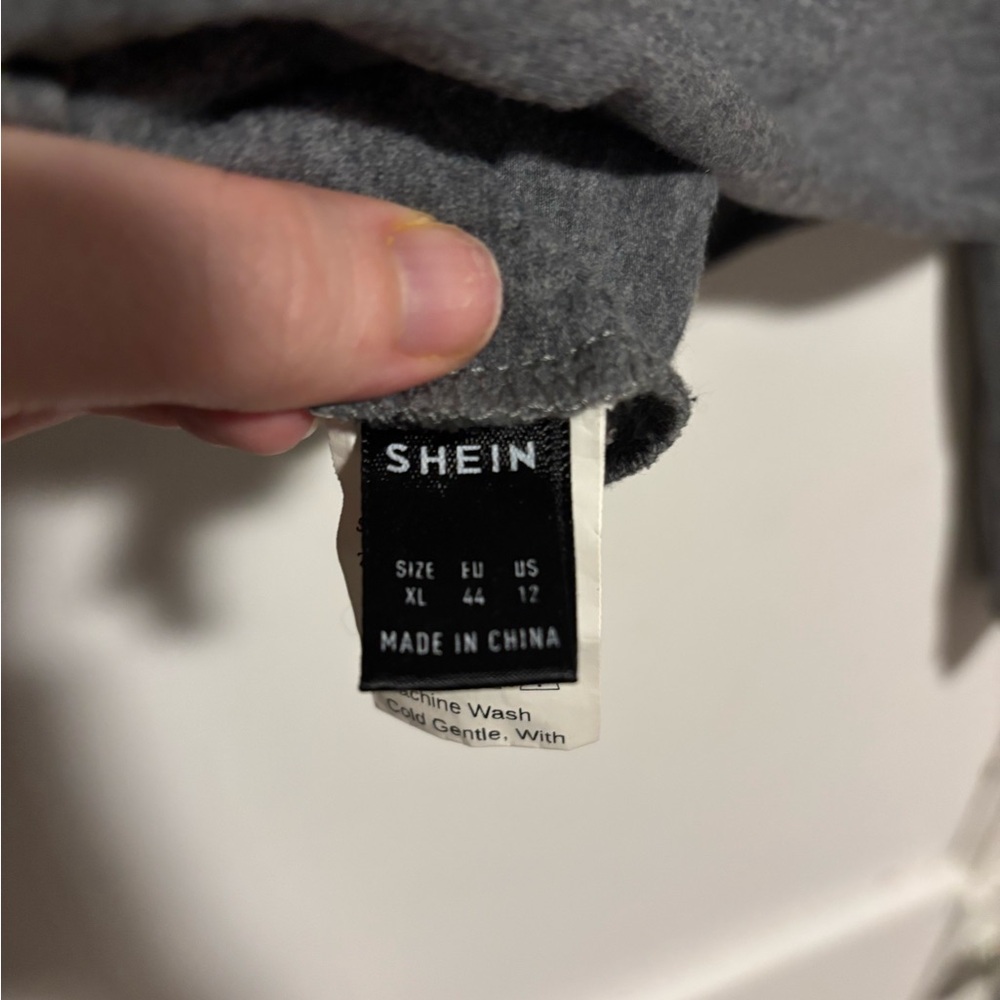 ✨ 3/$30 ✨ SHEIN EZwear Square Neck Long Sleeve Crop Top – Charcoal – Size XL - Picture 4 of 4